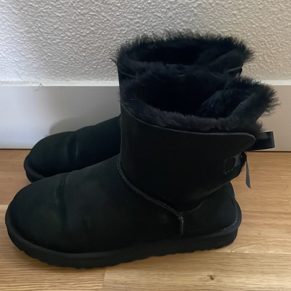 Ugg Bailey Bow - image 2